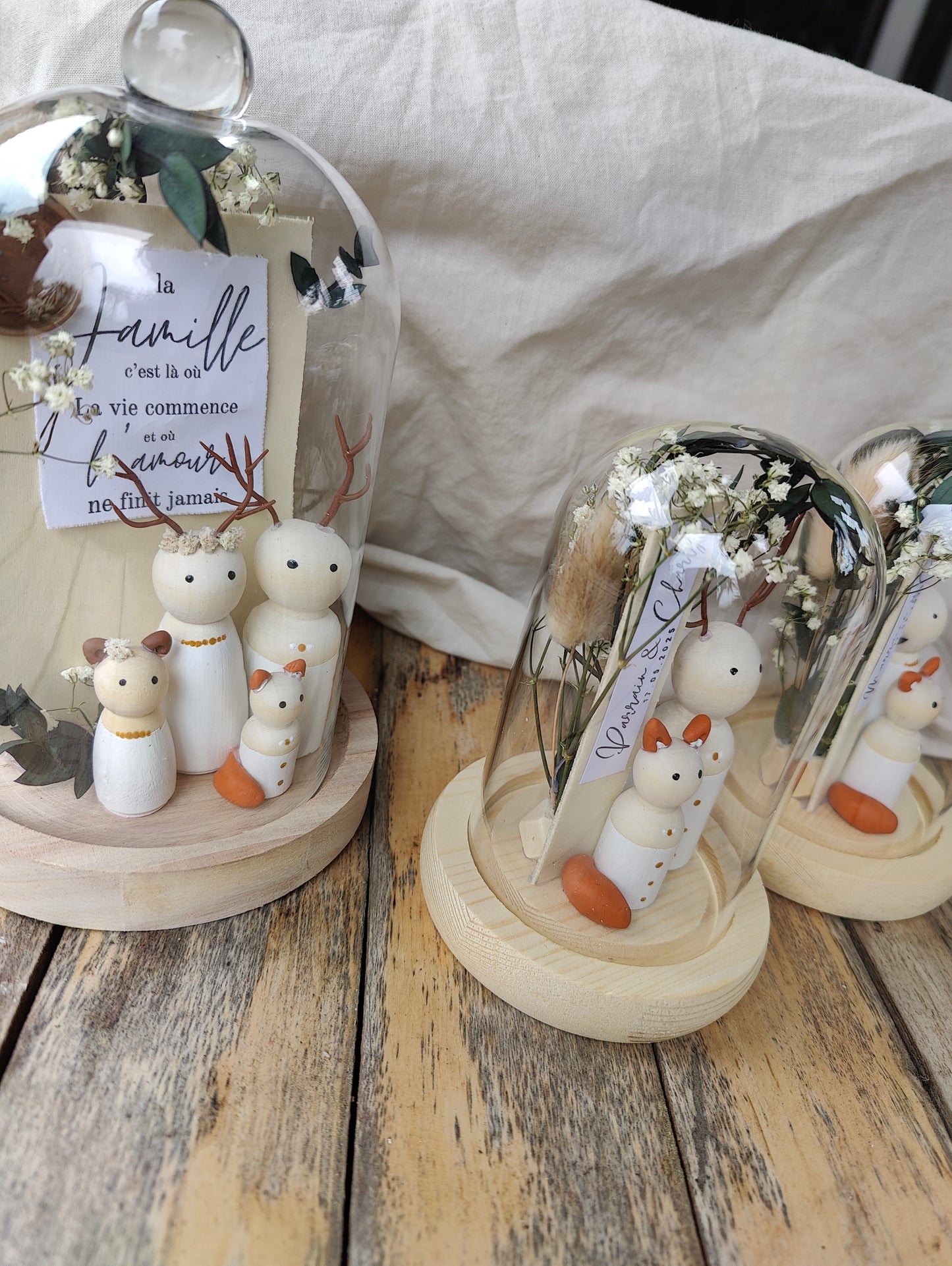 alt="Décoration thème forêt cloche en verre personnalisée SoElya – souvenir poétique et naturel"